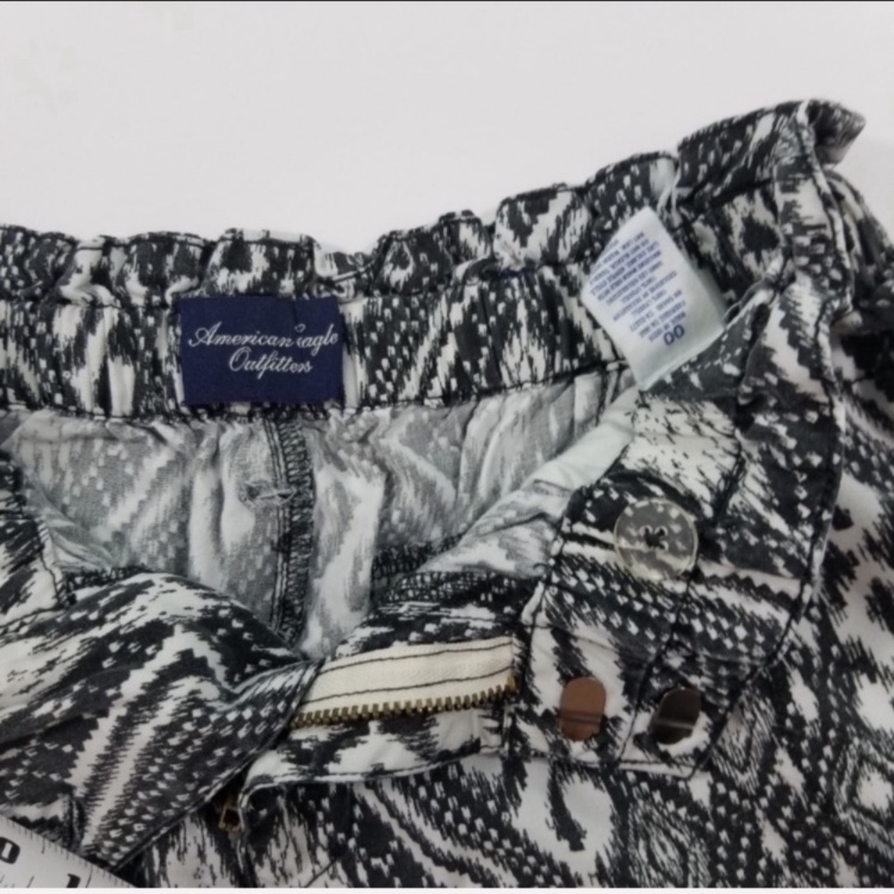 American Eagle Aztec Paper Bag Shorts Size 00 - Picture 5 of 8